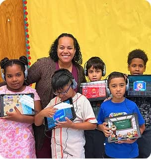 A teacher with her kindergarten class